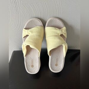 Bzees Bow Strap Smile More Slip On Sandals